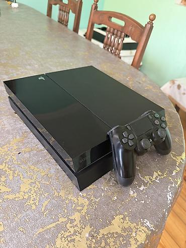 PS4 (Sony Playstation 4): Ps4 500 gb fat kasa + orginal pultla Heçbir problemi yoxdur saat kimi — 4