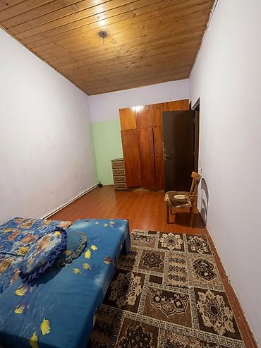 imislide ev satilir: Bakı, Qaraçuxur qəs., 3 otaqlı, Köhnə tikili, m. Xalqlar Dostluğu, 54 kv. m — 5