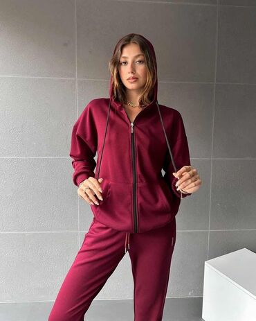 Gornji i donji deo: Komplet trenerka S M L XL 2XL Cena 3300 din — 15