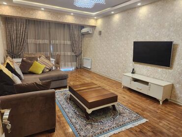 Uzunmüddətli kirayə mənzillər: Xetai metrosu Park Azure-da mənzil kirayə verilir. Mərtəbə 21/7. Ümumi — 10