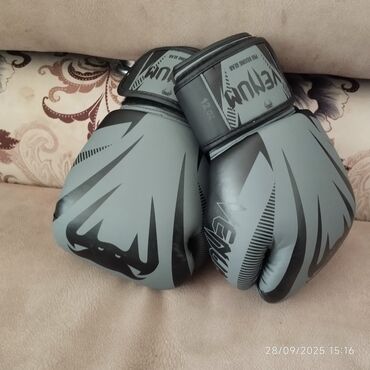 İdman dəstləri: Venum dəst. Təzə kimidi az işlənib səliqəli işlənib. Əlcək-30m, Fut 40 — 13