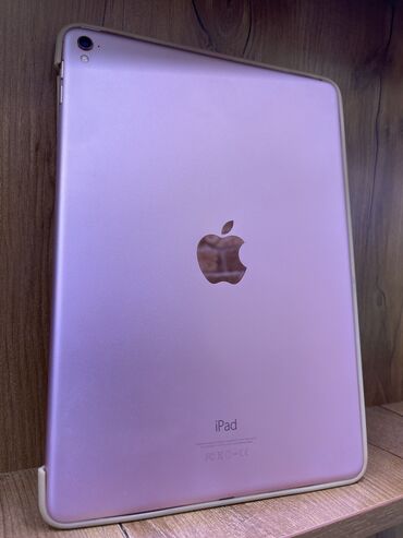 наушники apple airpods 2: Планшет, Apple, память 32 ГБ, 9" - 10", Wi-Fi, Б/у, Классический цвет - Розовый