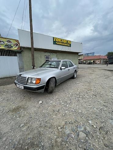 накладки на 124: Mercedes-Benz W124: 1991 г., 3 л, Автомат, Дизель, Седан — 4