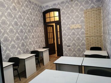 Ofislər: Azadliq metrosunun yaxınlığında təmirli obyekt ümumi sahəsi 110 kv,m — 15