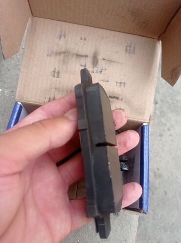 Amortizator yastıqları: 2eded prius disq kalpakti biri 10m cüt 15verem. prius şit üsdü jbl — 10