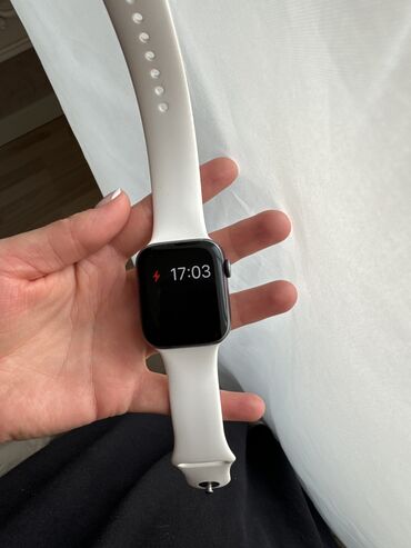 Apple Watch: Продаю apple watch 5 44mm