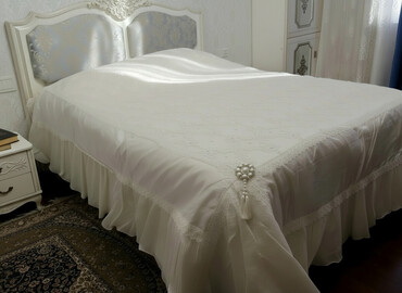 Örtüklər: Yataq üçün İşlənmiş Qaşlı rəng - Ağ Yataq örtüyü, Ünvandan götürmə — 1