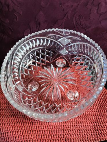 Činije: Cinija nova kristal,rucni rad sa tri stope 70te. Cinija kristal,led na lalafo.rs — 4 Činije: Cinija nova kristal,rucni rad sa tri stope 70te. Cinija kristal,led — 4