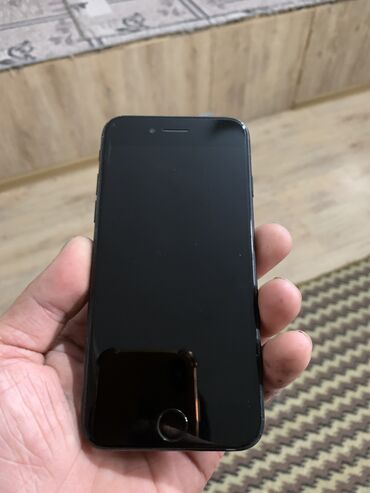 mebel na i: IPhone 7, Б/у, 128 ГБ, Черный, Чехол, 100 %