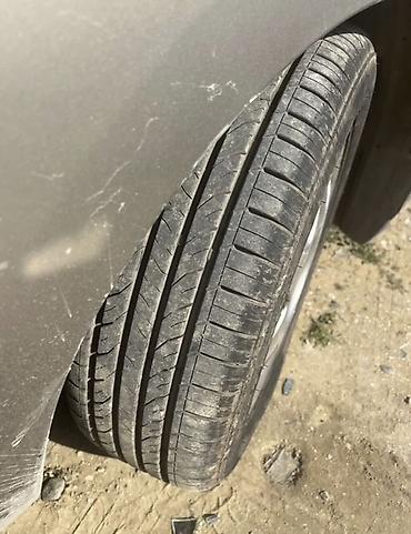 Toyota: Toyota Prius: 1.5 л | Хэтчбэк — 5