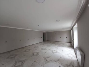 Mağazalar: Nizami rayonu,Neftçilər və Qarayev metro stansiyaları arasında,Qala — 14