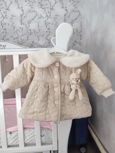 детский пальто: Детское стёганое пальто для девочки, цвет молочный. - Теплое