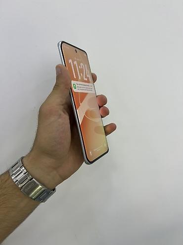 Мобильные телефоны и аксессуары: Infinix Hot 60 Pro+, 256 ГБ, цвет - Серебристый, Сенсорный — 3