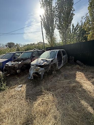 спада запчасти: Авторазбор — кузовные и навесные детали, салон, оптика — 4