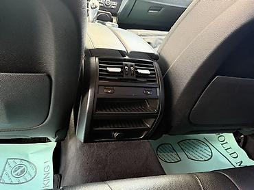 BMW: Böyük manitor Boyük gozik 4 knopkadan ibaratdi Head up (elektron — 27