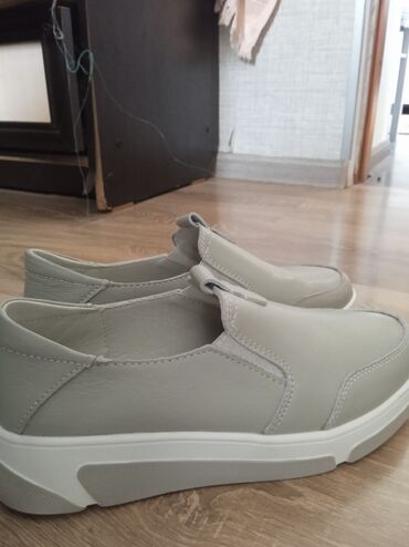 обувь columbia: Меняю серые туфли почти новые37-38 размер.на демисизонную куртку 46