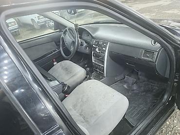 VAZ (LADA): Model: Lada Priora sedan Kuzov: 4 qapılı, qara rəng Nömrə: AZ 90 CM — 4