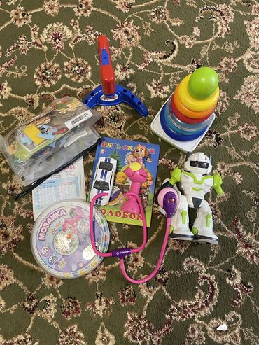 детский робот: Детские игрушки б/у, отдам все в одни руки. Башня chicco, мозаика