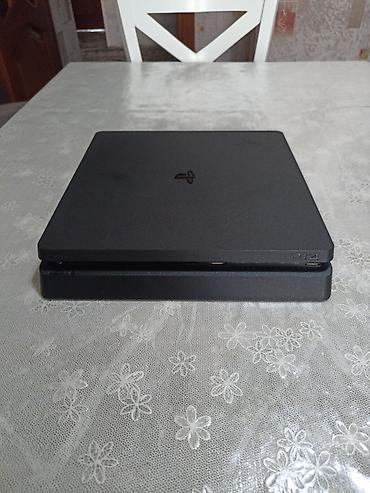 PS4 (Sony Playstation 4): Sony PlayStation 4 Slim oyun konsolu Xüsusiyyətlər: - Model: PS4 — 2