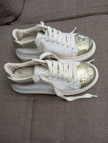 туфли новая не одевала не разу: Ölçü: 36, rəng - Ağ, İşlənmiş lalafo.az -da туфли новая не одевала не разу: Ölçü: 36, rəng - Ağ, İşlənmiş