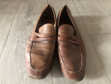 мужская итальянская обувь: Продаю туфли за 800 сом итальянские от фирмы Collektion размер 42 без