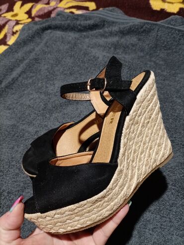 ženske čizme planika: Sandale, 36