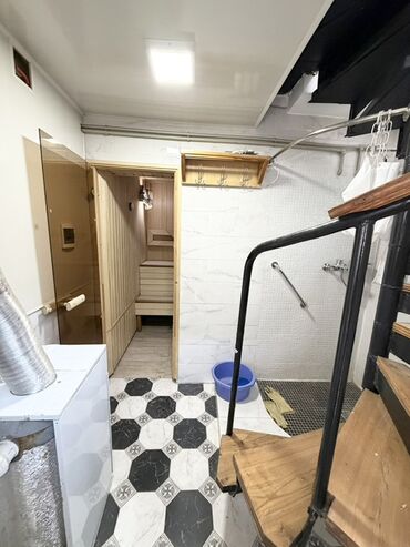 Долгосрочная аренда домов: 200 м², 7 комнат, Видеонаблюдение, Забор, огорожен, Парковка at lalafo.kg — 38 Долгосрочная аренда домов: 200 м², 7 комнат, Видеонаблюдение, Забор, огорожен, Парковка — 38