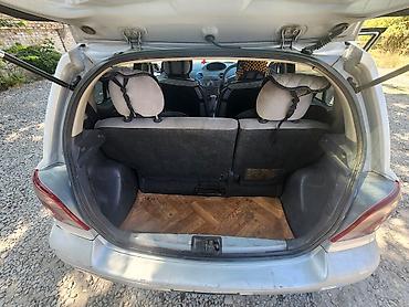 Toyota: Toyota Vitz: 2000 г., 1.3 л, Автомат, Бензин, Хэтчбэк at lalafo.kg — 12 Toyota: Toyota Vitz: 2000 г., 1.3 л, Автомат, Бензин, Хэтчбэк — 12