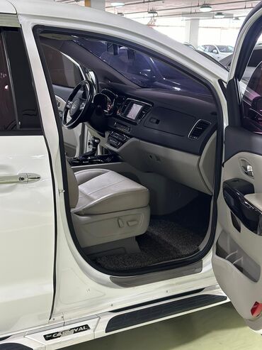 Kia: Kia Carnival: 2018 г., 2.2 л, Автомат, Дизель, Минивэн — 9