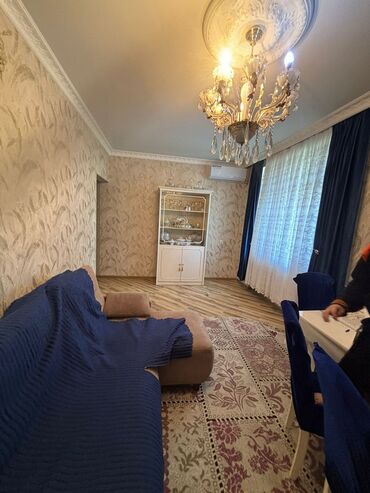 Köhnə tikili: Satış üçün 2 otaqlı mənzil (interyer görüntüləri)Salam.Evimiz Gəncədə — 2