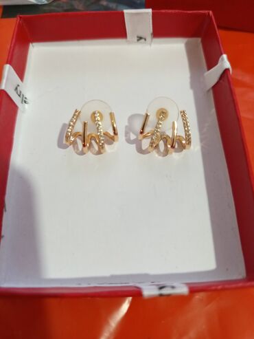 Kəmərlər: Qızılı rəngdə, daşlı qadın sırğası - Model: qulağı qismən qucaqlayan U — 12