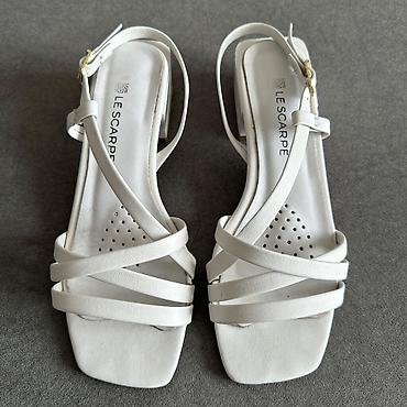 зимный обувь: Босоножки белые Le Scarpe 36 размер. Стильные летние белые босоножки — 2