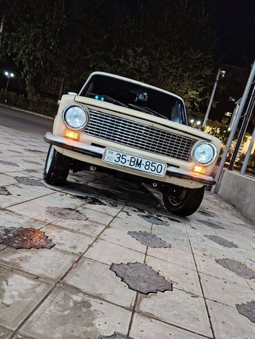 VAZ (LADA): Salam 21011ri satram qiymeti 3100deyirem senet qaydasında mator