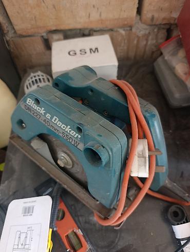 Black & Decker ručna kružna testera DN227, 550 W. Kompaktna
