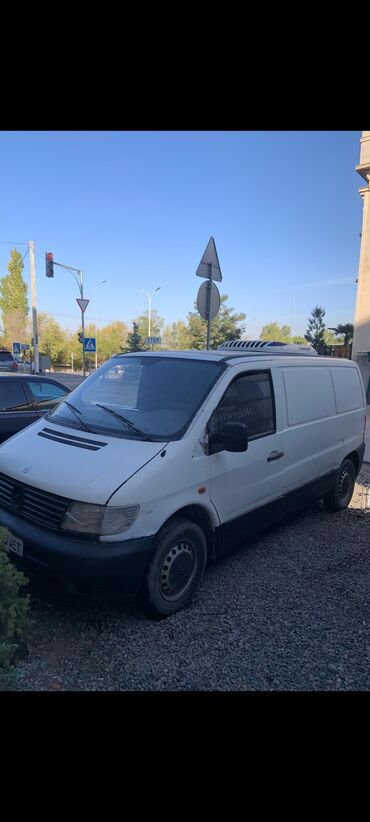 nissan cube авто: Daimler : 1999 г., 2.2 л, Механика, Дизель, Минивэн