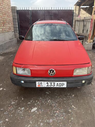 обмен на частный дом: Volkswagen Passat: 1989 г., 1.8 л, Механика, Бензин, Универсал