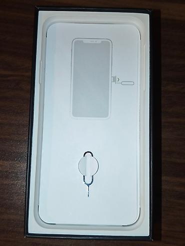 Apple iPhone: IPhone 11 Pro Max, 256 GB, Space Gray, Simsiz şarj, Barmaq izi, Face ID — 12