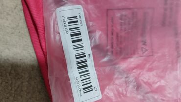 Digər: Təptəzədir idman paltarıdır 100faiz polyester dir rəngi qırmızı