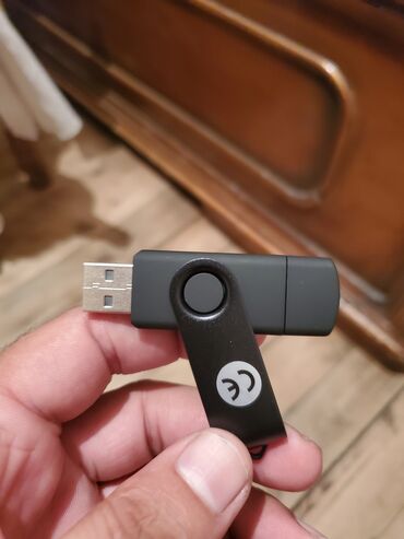 Modemlər və şəbəkə avadanlıqları: Flash kart < 2 GB, USB, Yeni