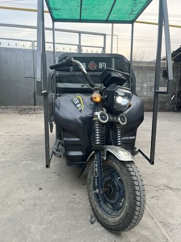 двух мостовой тягач: Жеңил жүк ташуучу унаа, 1ге чейин т