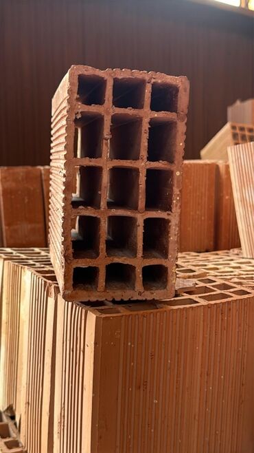 Kərpiclər: Keramzit/keramik boşluqlu blok (hörgü kərpici) - Material: bişmiş gil — 5