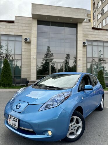 Nissan: Срочно продаю или меняю Nissan leaf 2011 года выпуска в небесном цвете