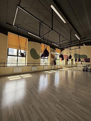 Аренда помещений свободного назначения: 🏢 Сдается коммерческое помещение в аренду на первой линии! 📍 Локация — 5