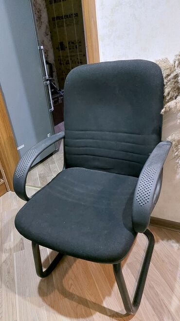 işlənmiş ofis kreslo: Kreslo yaxşı vəziyyətdə