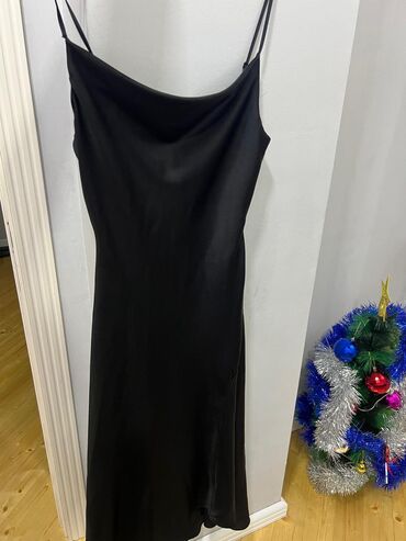 Ziyafət donları: M razmer iki qara və yashildon birlikdə satılır 15 AZN — 7