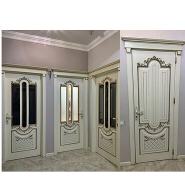Входные двери: 4 eded boyalı avropa qapıları. 1 ededi 150azn. yaxsi veziyyetde. ölçü
