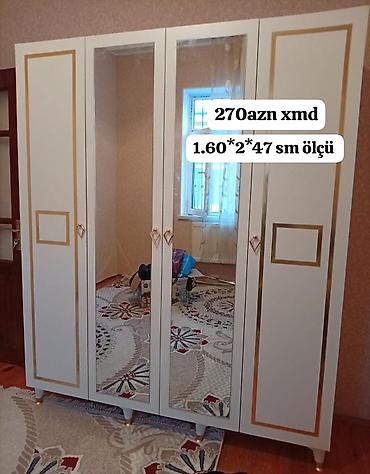 mebel stullar: Ağ rəngli 4 qapılı paltar şkafı. Ön hissədə iki böyük güzgülü qapı — 1