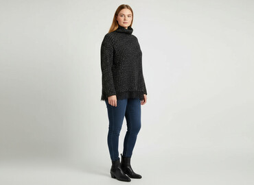 Jumpers and Cardigans: Women`s golf, size 4XL