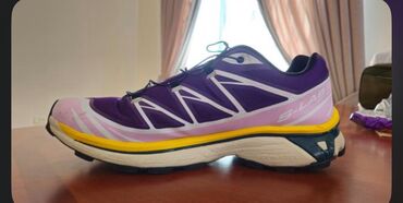 зимный кросовка: Кроссовки Salomon Speedcross 6 в фиолетовом цвете с белыми и желтыми