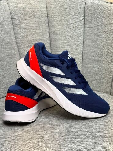 футбольные мячи купить в бишкеке: Кроссовки Adidas,есть в наличии размеры от 38 до 46, бесплатная